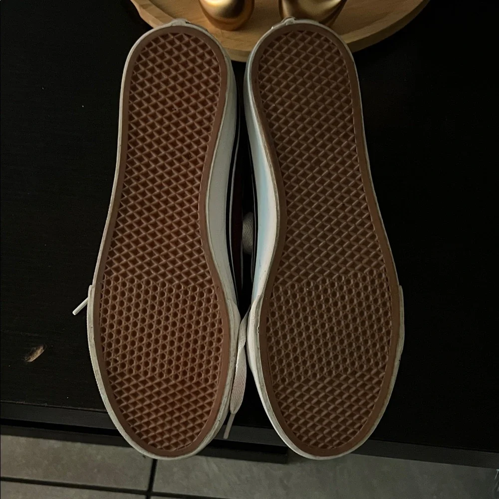 Vans Women's burgundy High-Top Sneakers - Picture 3 of 5